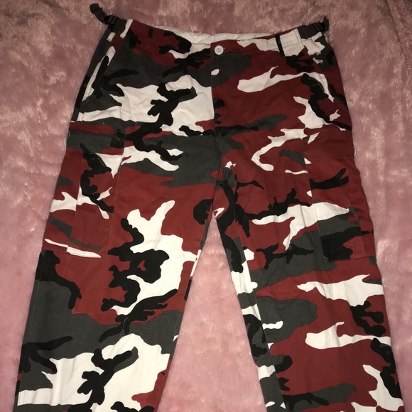 red camo pants fashion nova